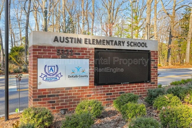 Building Photo - 5614 Chamblee Dunwoody Rd