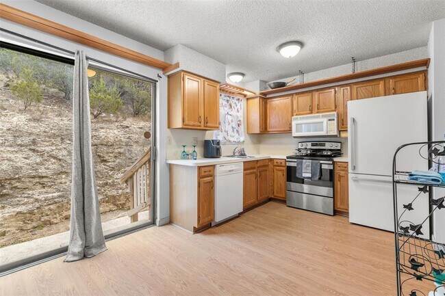 Building Photo - 21461 Coyote Trail