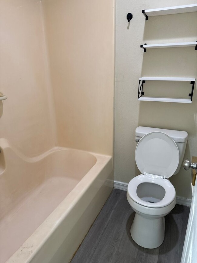 Building Photo - 1742 Byron Dr