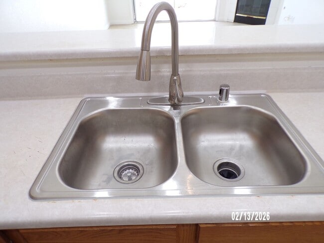 Building Photo - Cute Home