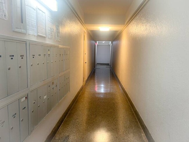 Building Photo - 420 W 206th St