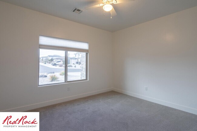 Building Photo - Comfort, Space & Style with a 3-Car Garage Small Dog Friendly!