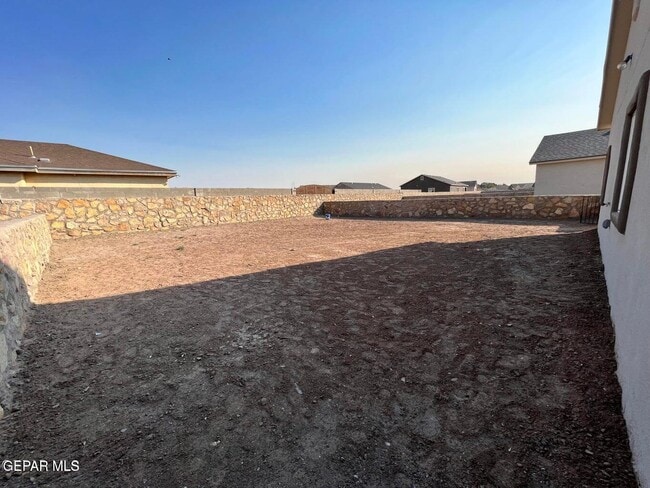 Building Photo - 461 Villa Ysleta