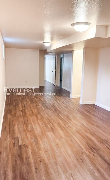 Building Photo - 928 Timber Ln