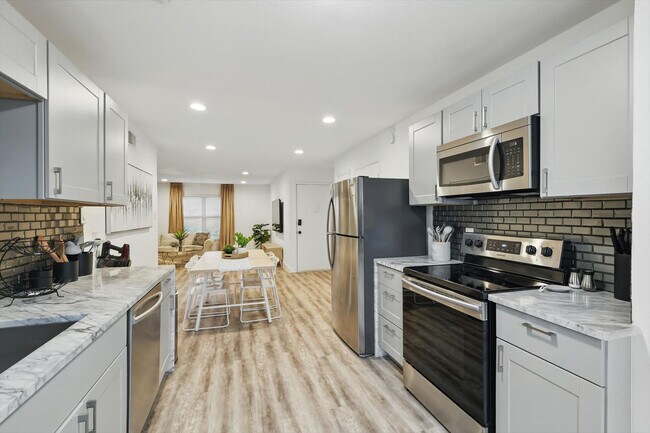 Building Photo - 8083 Meadow Rd