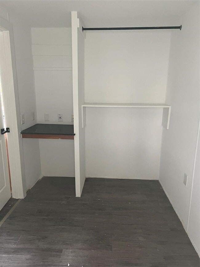 Building Photo - 8458 Sweetleaf Ln