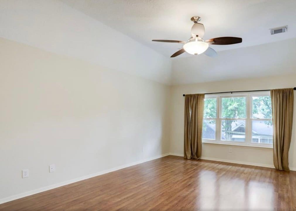 Building Photo - 1427 Roundleaf Ct