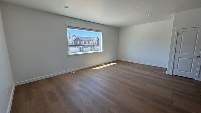 Building Photo - Brand new 3 Bedroom 3 Bath in Payson!