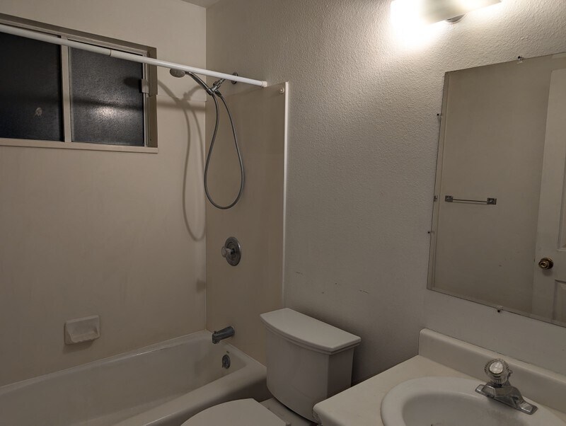 Building Photo - 247 N 200 E