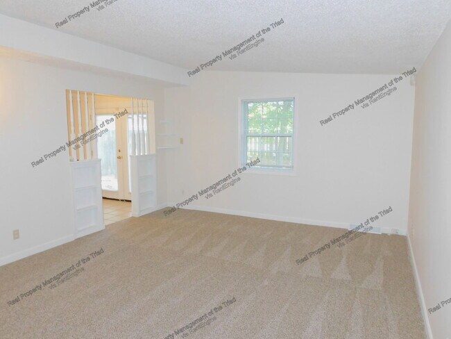 Building Photo - 2209 Revelle Ln