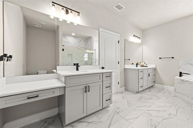 Building Photo - 24784 SW 21st Ln