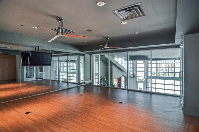 Building Photo - 600 12th Ave S