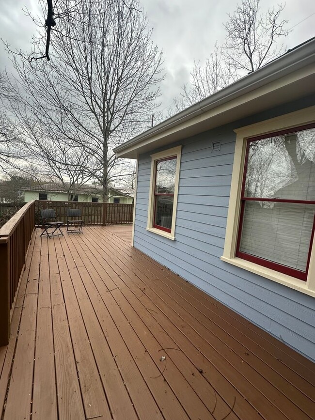 Building Photo - Shotgun Home in the Boulevard Neighborhood - Move in date June 1st, 2026