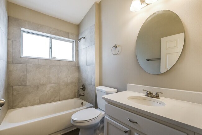 Building Photo - 15849 Green Cove Blvd