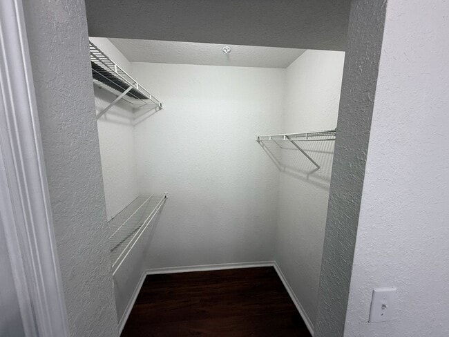 Building Photo - 13941 Fairway Island Dr