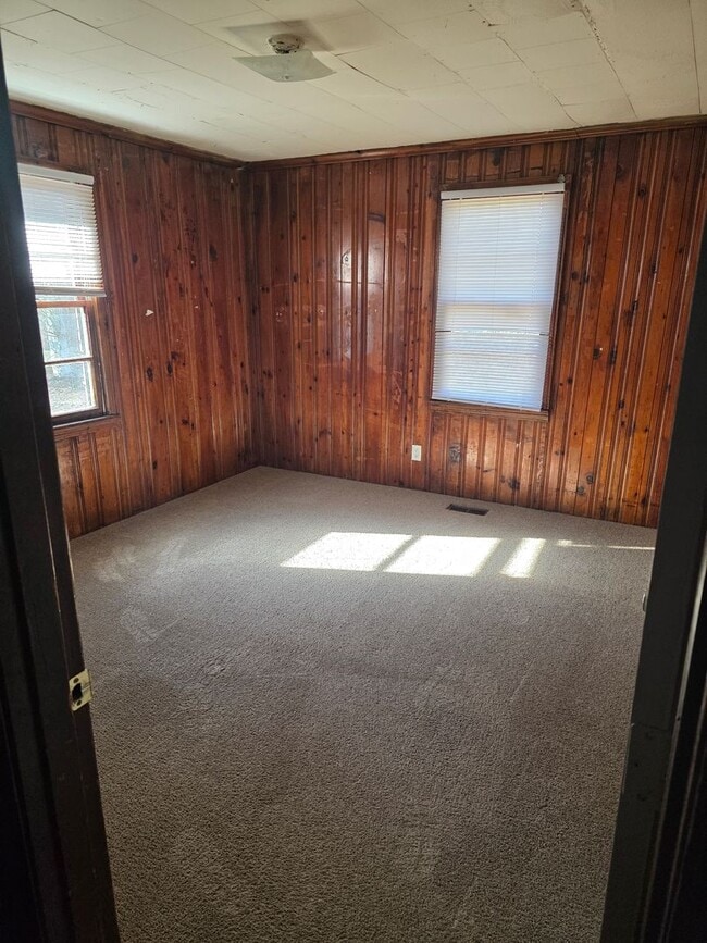 Building Photo - 2718 Ansonia St