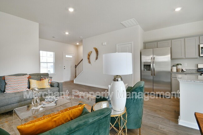 Building Photo - 27 English Ct