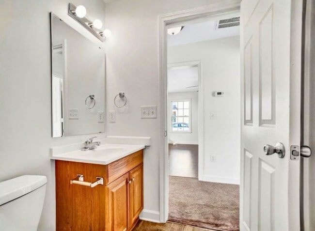 Building Photo - 305 S Calhoun St