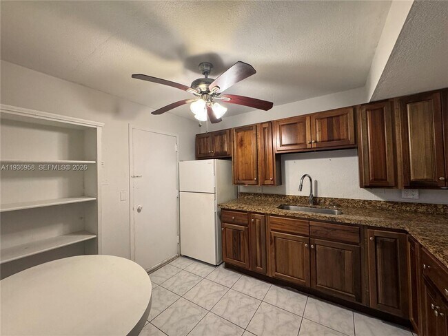 Building Photo - 2821 N Miami Beach Blvd