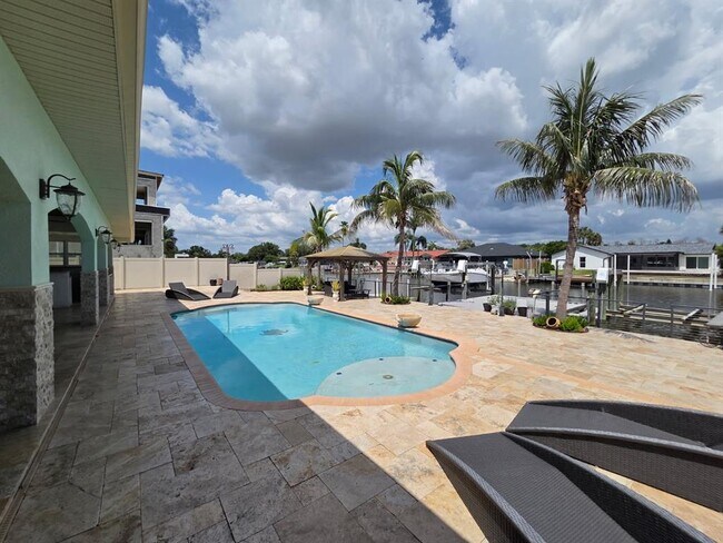 Building Photo - 3927 E Eden Roc Cir