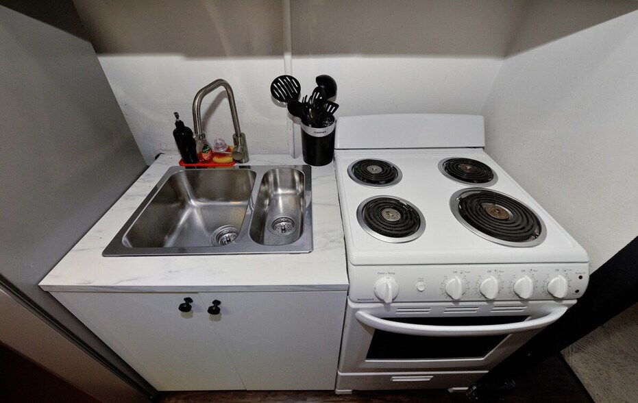 Building Photo - 1130 2nd Ave