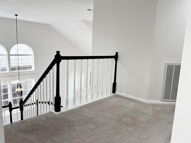Building Photo - 16909 Dorman Dr