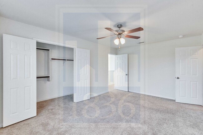 Building Photo - 1405 Middlefield Ct