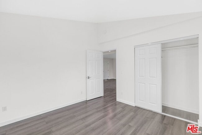 Building Photo - 3509-3504 Kinney St