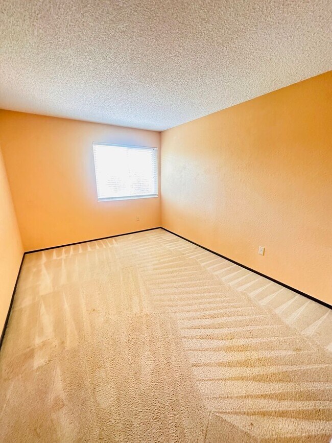Building Photo - Better Invested Presents charming 4BR, 2.5...