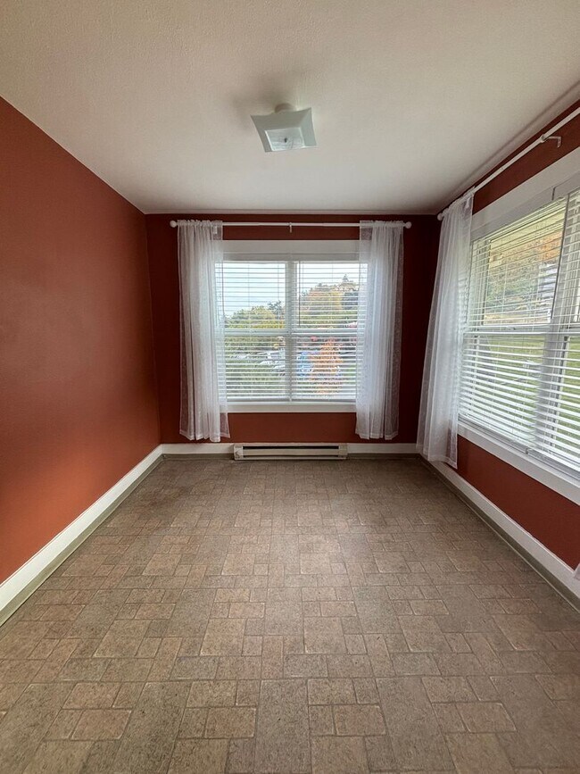 Building Photo - Beautiful views of Mt. Hood!