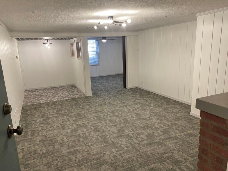 Building Photo - 2326 B St