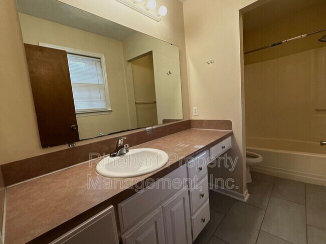 Building Photo - 290 Ratterree Cir