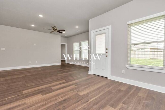 Building Photo - Spacious 4-Bedroom Home – 6 Weeks FREE Rent!