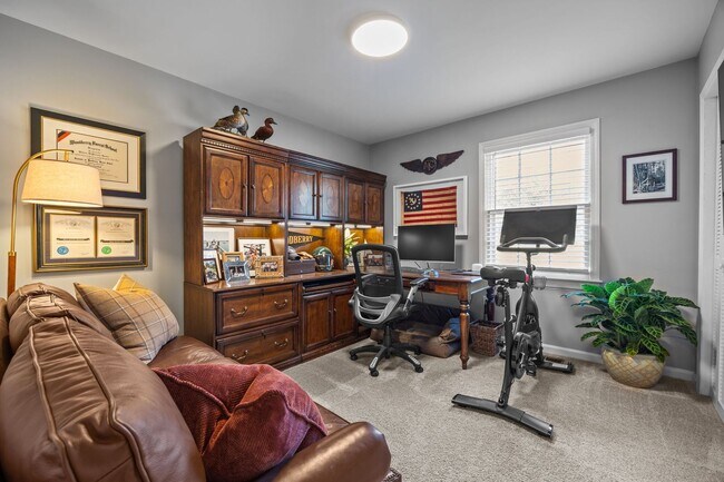 Building Photo - Gorgeous Mid-Century Modern Ranch in West Raleigh near NCSU and Lake Johnson - Fenced-in Backyard!