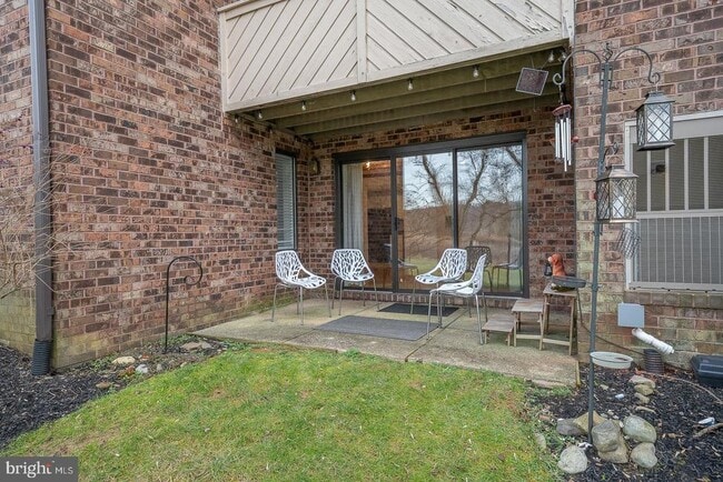 Building Photo - 504 Mountainview Dr