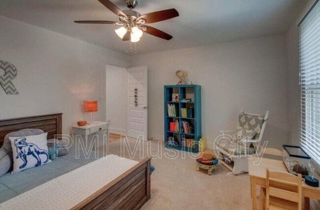 Building Photo - 1329A Meridian St