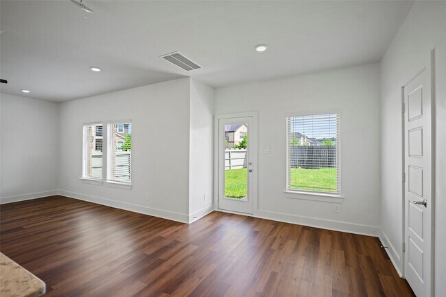 Building Photo - 10603 Whitejacket