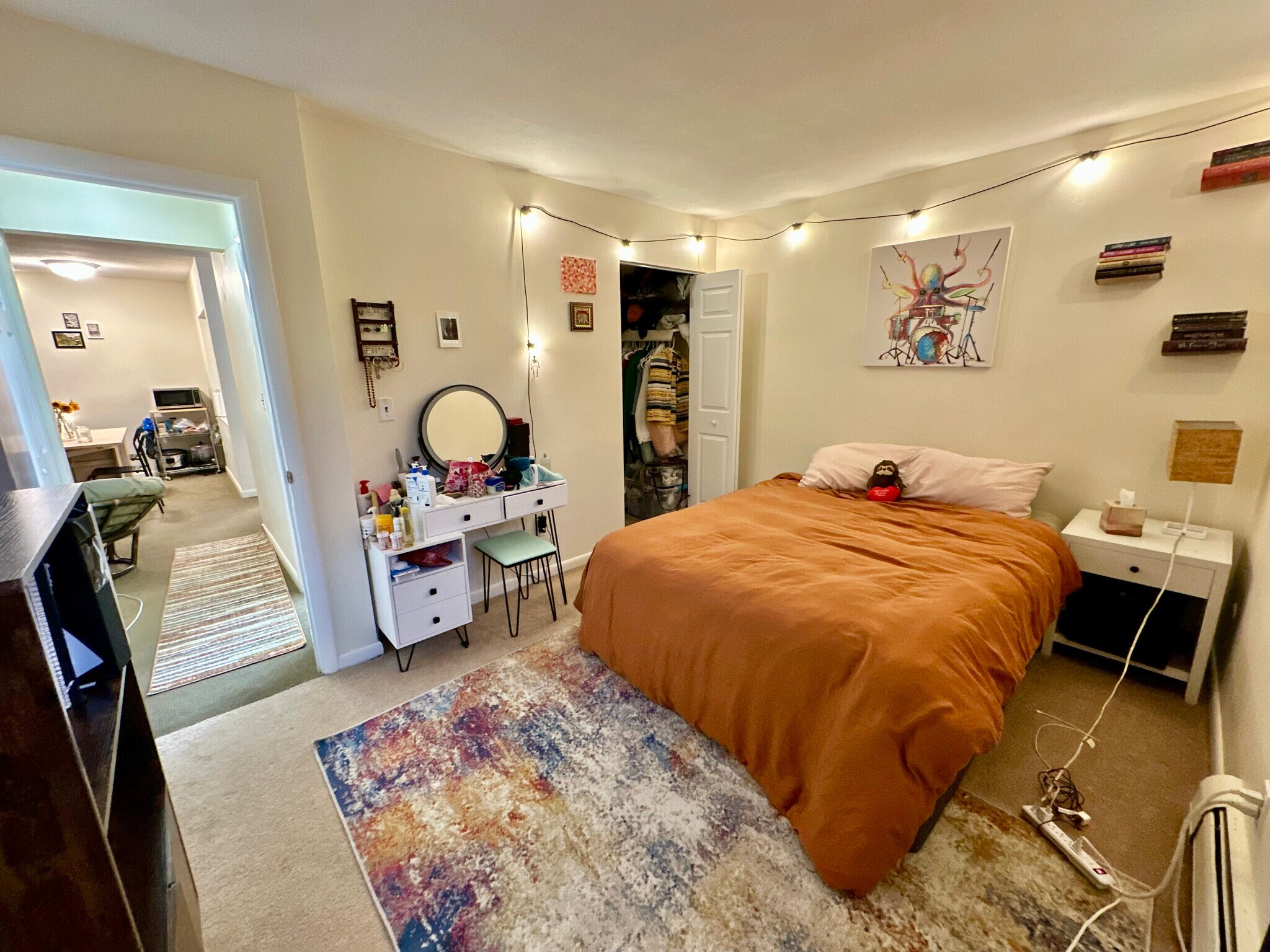 Building Photo - 804 Centre St