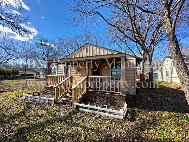 Primary Photo - 307 S 9th St