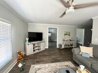 Building Photo - 9916 N Nash St