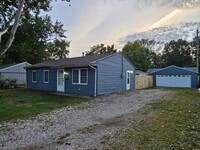 Building Photo - HOUSE FOR RENT _ 3 bed, 2 car garage, 1 st...