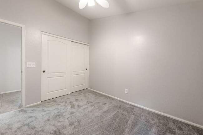 Building Photo - Spacious Floor Plan in Copper Basin