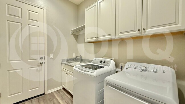 Building Photo - 3951 E Pinto Dr