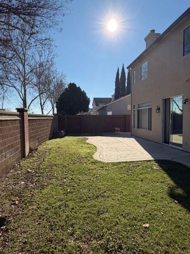 Building Photo - Convenient 3 Bed Home in Sycamore Ranch, Woodland, Near Bel Air Market & Pioneer High