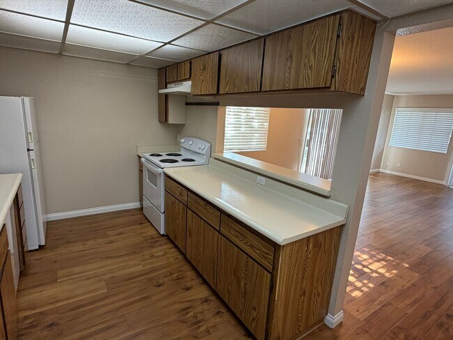 Building Photo - Spacious Condominium in Claremont School District! Ready for Immediate Move-in!!