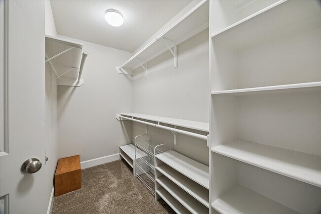 Building Photo - 1725 W 23rd St