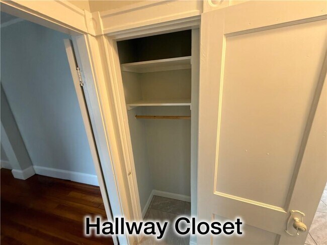 Building Photo - 38 Rebekah St