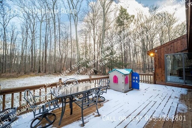 Building Photo - 441 Burlingham Rd