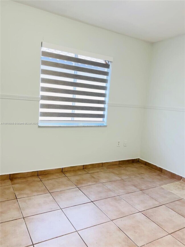 Building Photo - 1101 NW 134th Pl