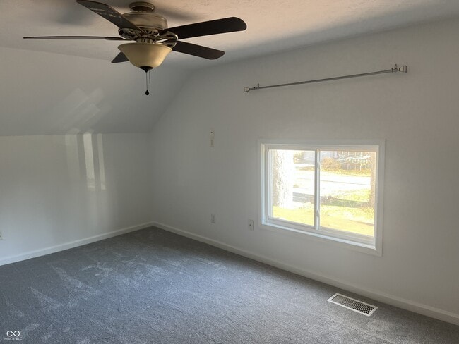 Building Photo - 1480 E 71st St